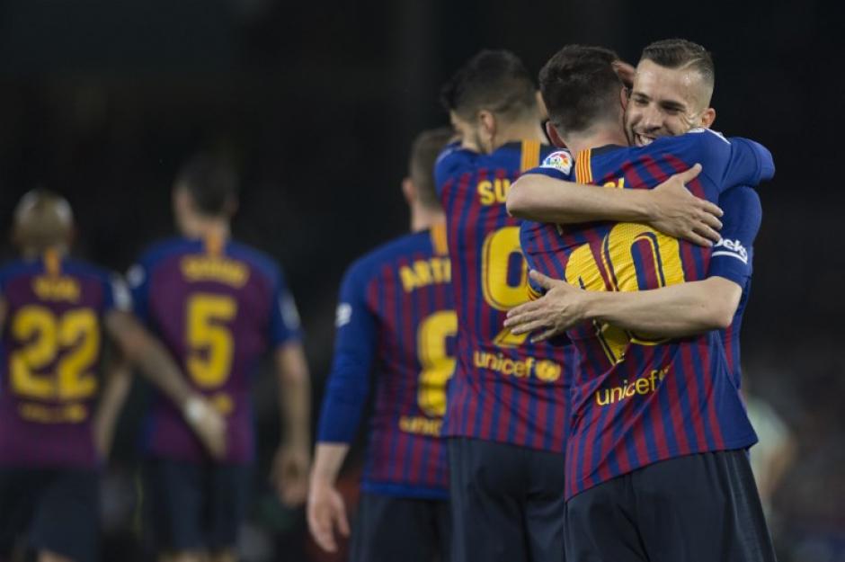 El Barcelona dejaría de usar las tradicionales rayas en su uniforme. (Foto: AFP)