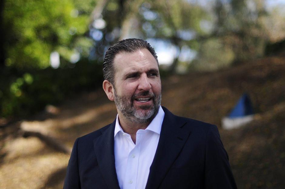 El candidato presidencial de Podemos y el Pan fue suspendido por una publicaci&oacute;n. (Foto: captura pantalla/Twitter Roberto Arz&uacute;)&nbsp;