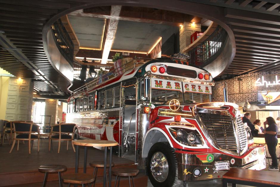 Un bus es lo que atrae la atenci&oacute;n de los visitantes al ingresar al lugar. (Foto: Fredy Hern&aacute;ndez/Soy502)