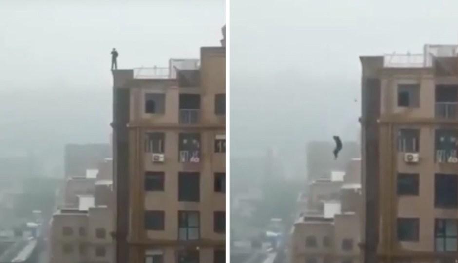 Hombre muere al caer de un edificio por tomarse una foto. (Foto: Captura de pantalla)