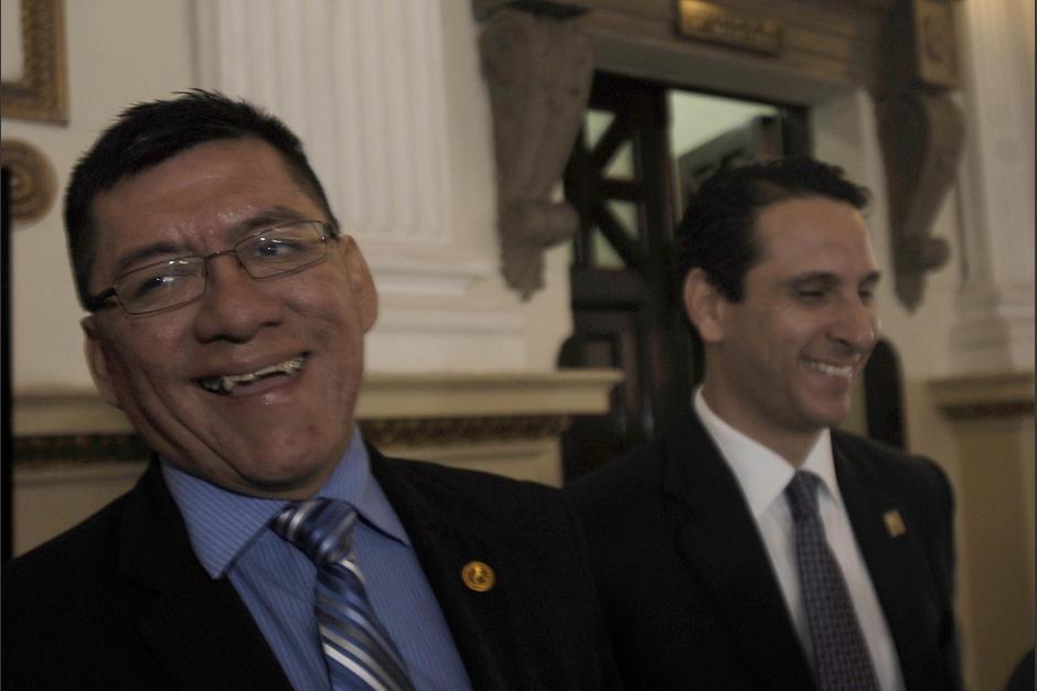 El legislador de FCN, Marcos Yax junto a Paul Briere, diputado de la bancada TODOS (Foto: Archivo/Soy502)