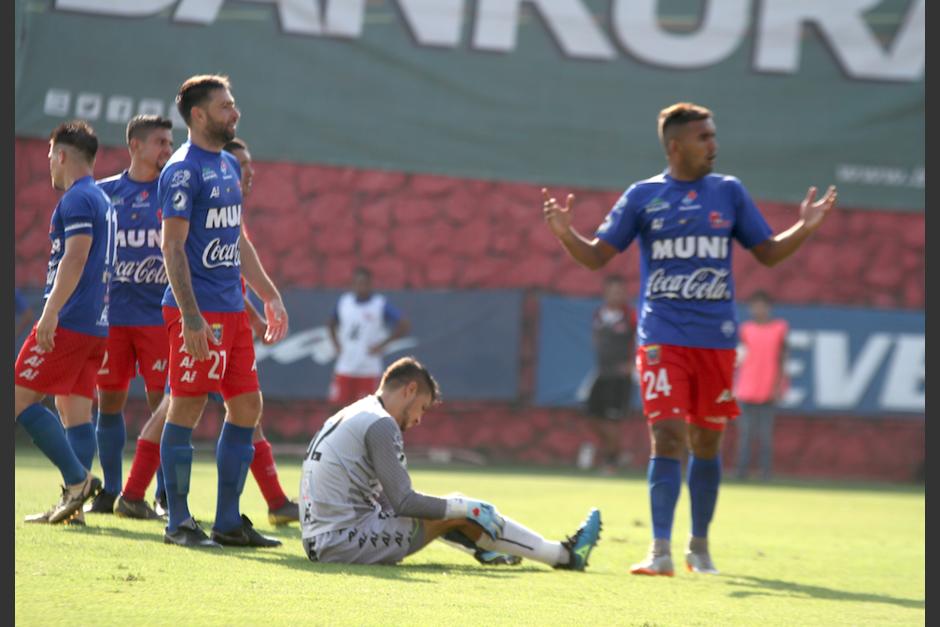 Solo multa para Municipal por el lanzamiento de objetos a la cancha del estadio del Trébol. (Foto: Luis Barrios/Soy502)