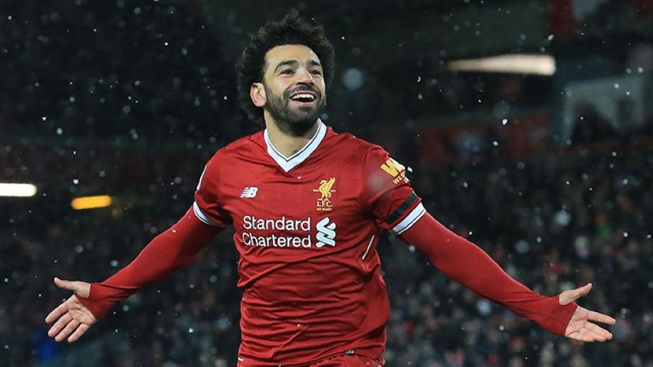 Graban a Mohamed Salah dormido en el piso de un avión pese a ir en primera clase. (Foto: AFP)