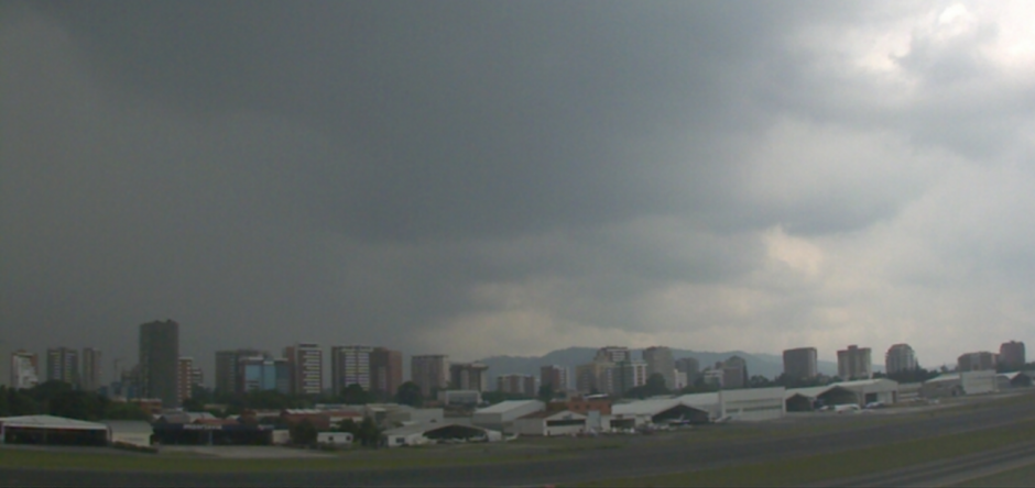 La lluvia afect&oacute; en varias zonas de la ciudad de Guatemala. (Foto: Clima Guatemala)&nbsp;