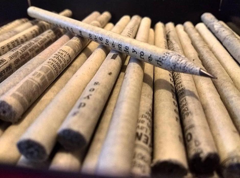 Conoce estos hermosos lápices hechos de material reciclado. (Foto: Facebook)