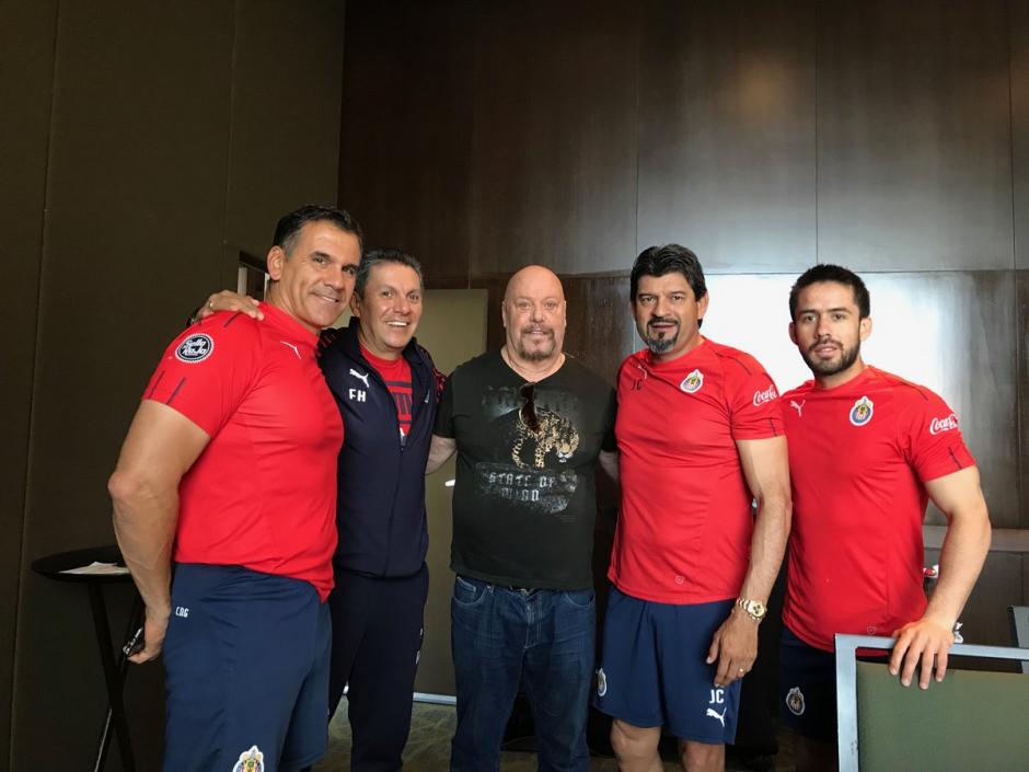 Ezequiel Barril fe parte del cuerpo t&eacute;cnico de Jos&eacute; Saturnino Cardozo en Chivas de Guadalajara. (Foto: Twitter)