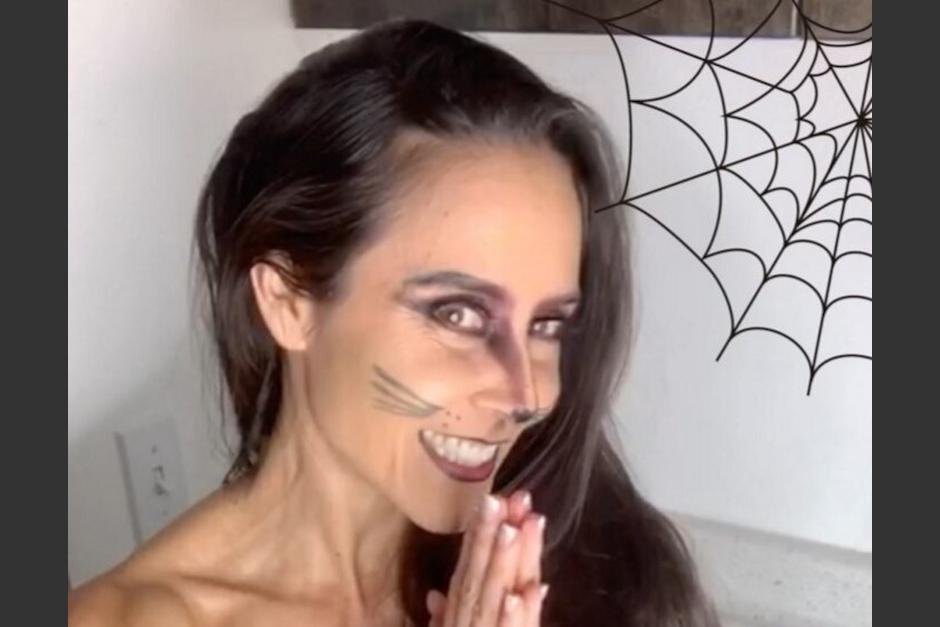 Rebeca Rubio saca su tierno y salvaje lado felino ocn un sexy disfraz. (Foto: Instagram)&nbsp;