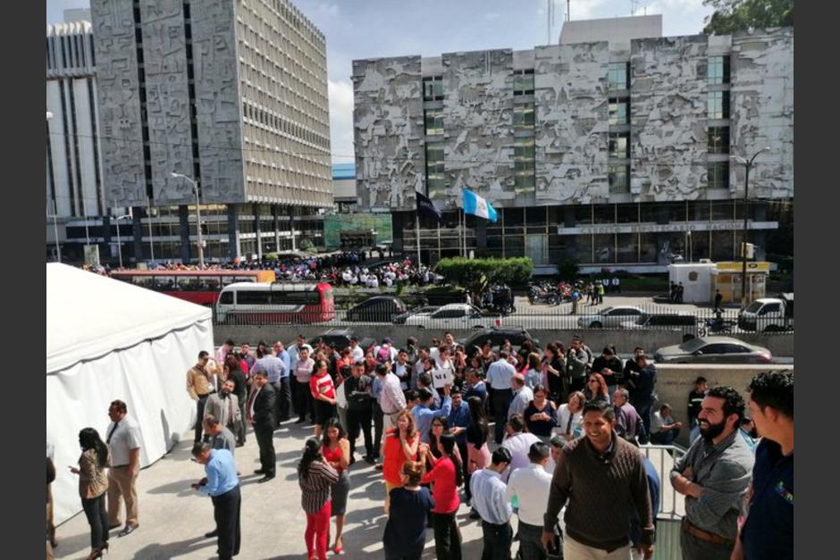 El fuerte sismo sorprendi&oacute; a los guatemaltecos a media jornada laboral. (Foto: ContenidosGT)