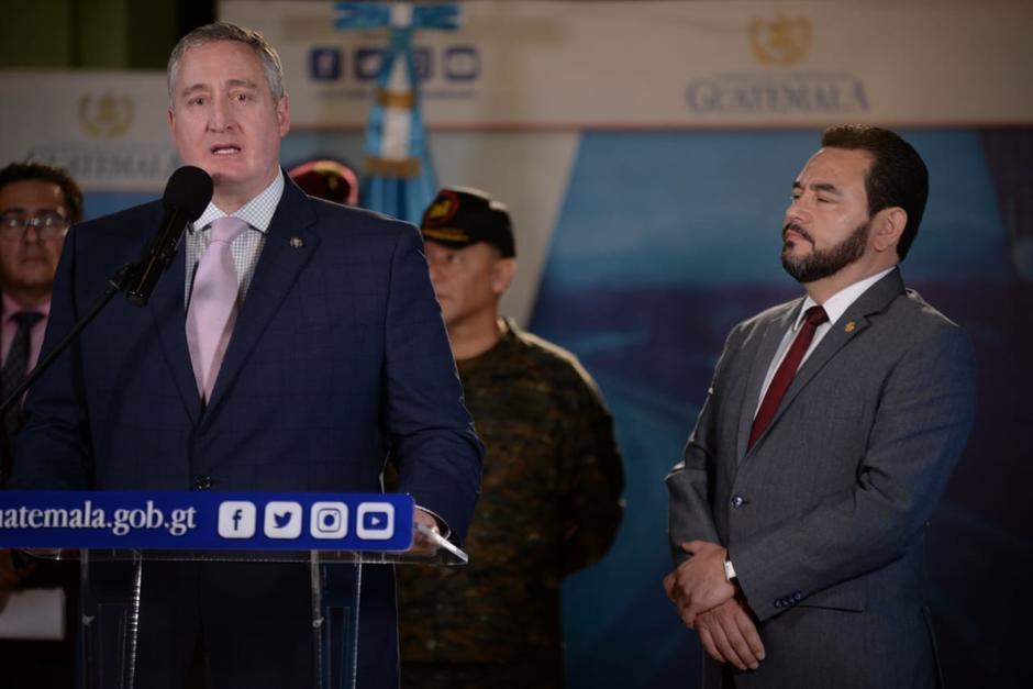 El presidente electo Alejandro Giammattei asegura que el ministro de Gobernación, Enrique Degenhart, ha incumplido órdenes de Jimmy Morales. (Foto: Archivo/Soy502)