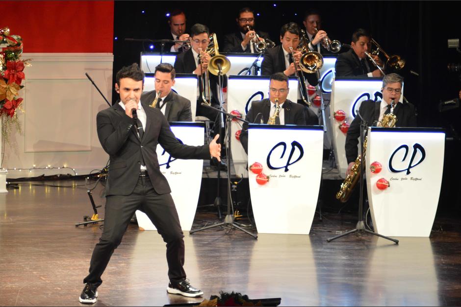 Carlos Pe&ntilde;a interpret&oacute; las 10 canciones de su actual disco. (Foto: Fernando Pinetta)