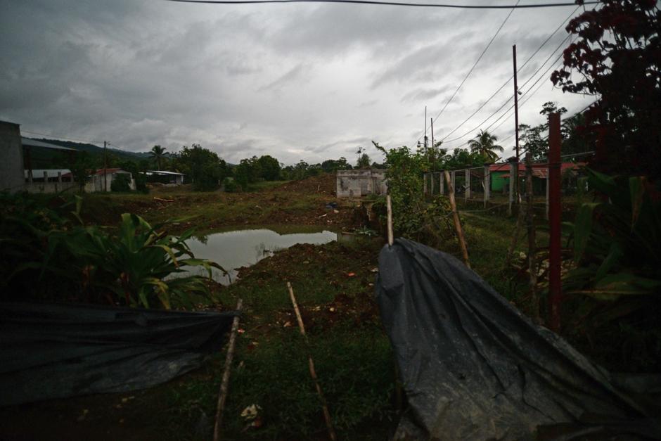 El pueblo entero participa en la explotaci&oacute;n ilegal de Jade en Valle Nuevo, aldea de Morales, Izabal. (Foto: Wilder L&oacute;pez/Soy502)
