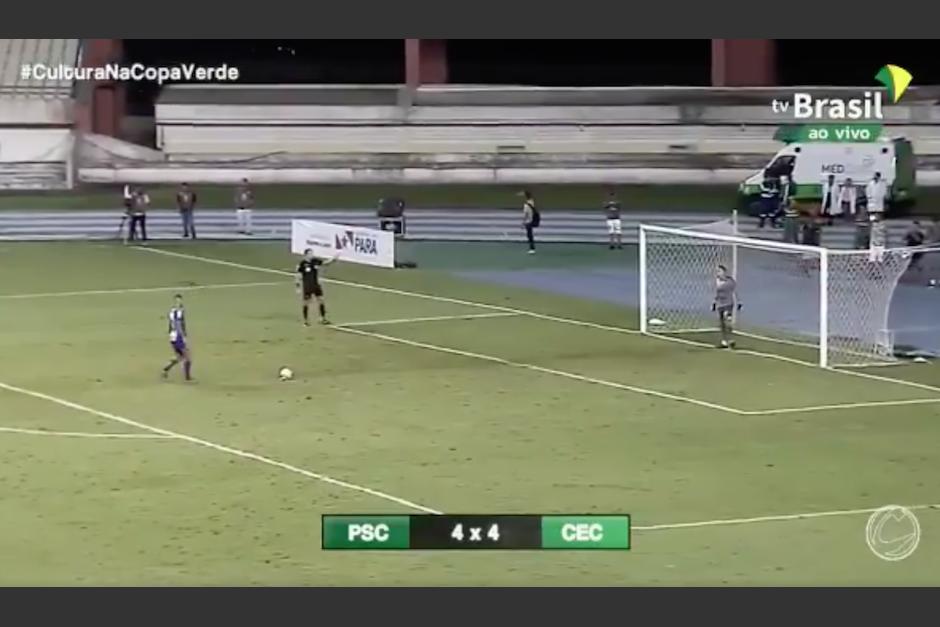 Caique qued&oacute; en rid&iacute;culo al fallar un penal que le pudo dar el t&iacute;tulo a su equipo. (Foto: Captura)