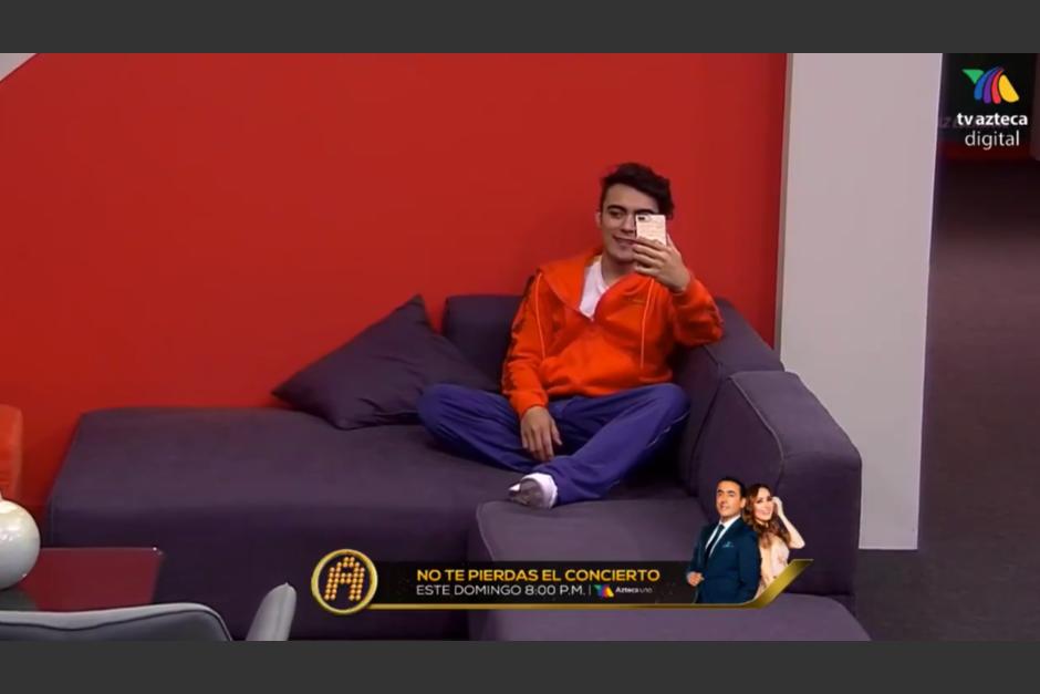 Dennis Arana no ocultó su emoción al comunicarse con varios de sus amigos y familiares en Guatemala. (Captura Video)