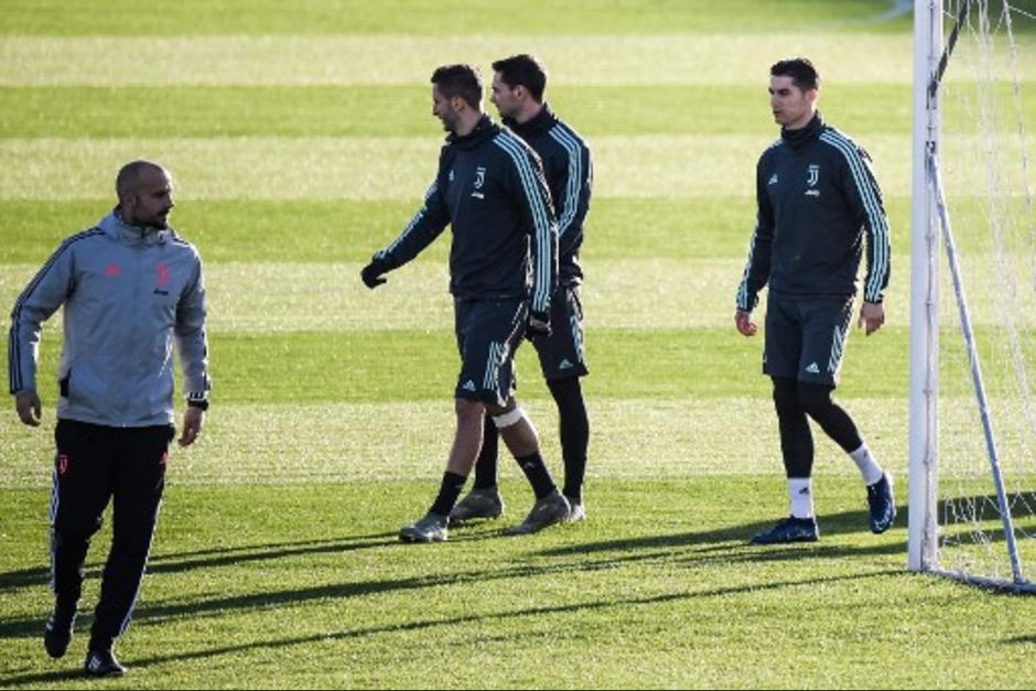 El delantero de la Juventus durante el entreno previo al juego en Champions. (Foto: AFP)&nbsp;