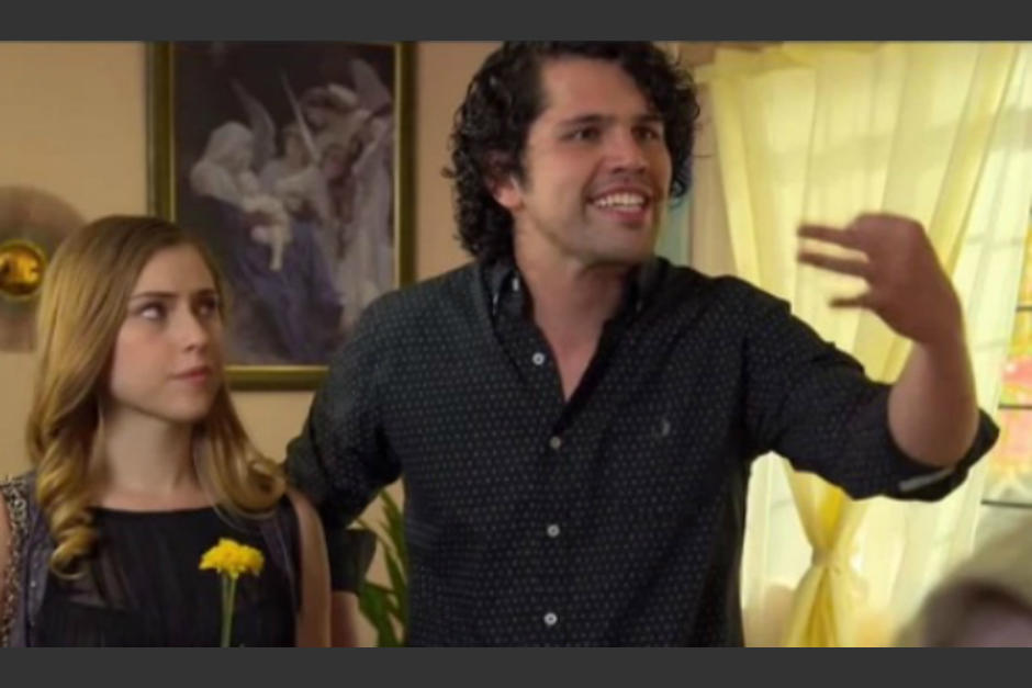 El actor fue arrestado en aeropuerto de Per&uacute; por llevar c&aacute;psulas de droga en su est&oacute;mago. (Foto: La rosa de Guadalupe)&nbsp;