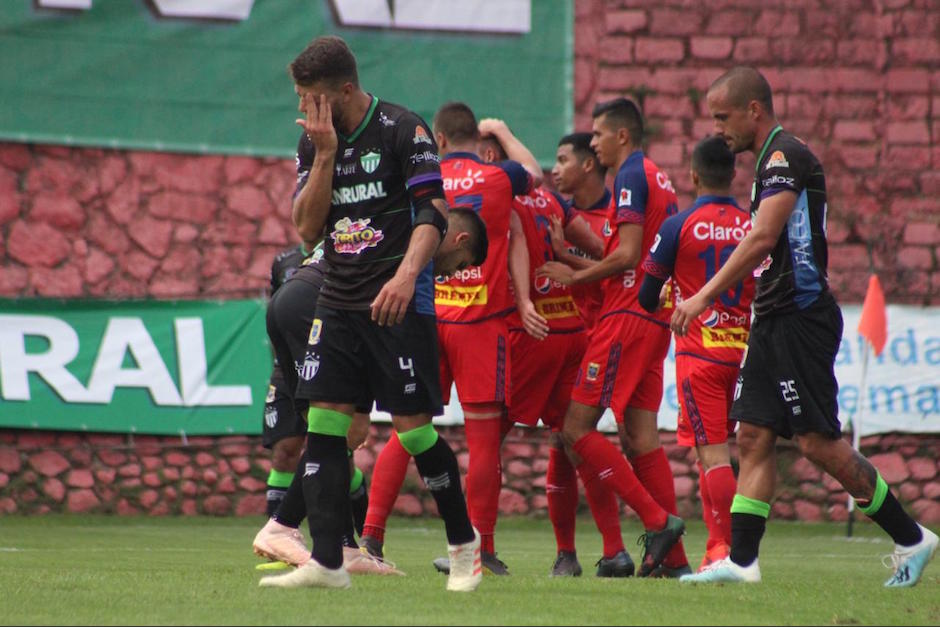 Municipal sigue sin convencer, pero rescata el empate en el Trébol. (Foto: Javier del Cid)