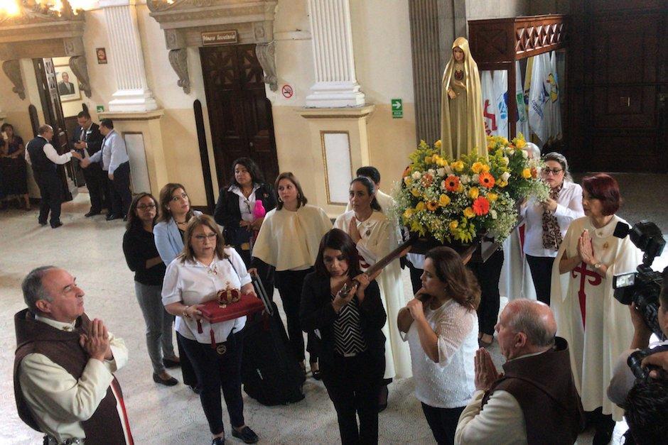 Los religiosos piden sabidur&iacute;a para que lo legisladores puedan realizar su trabajo (Foto: Twitter / @noticiascastro)