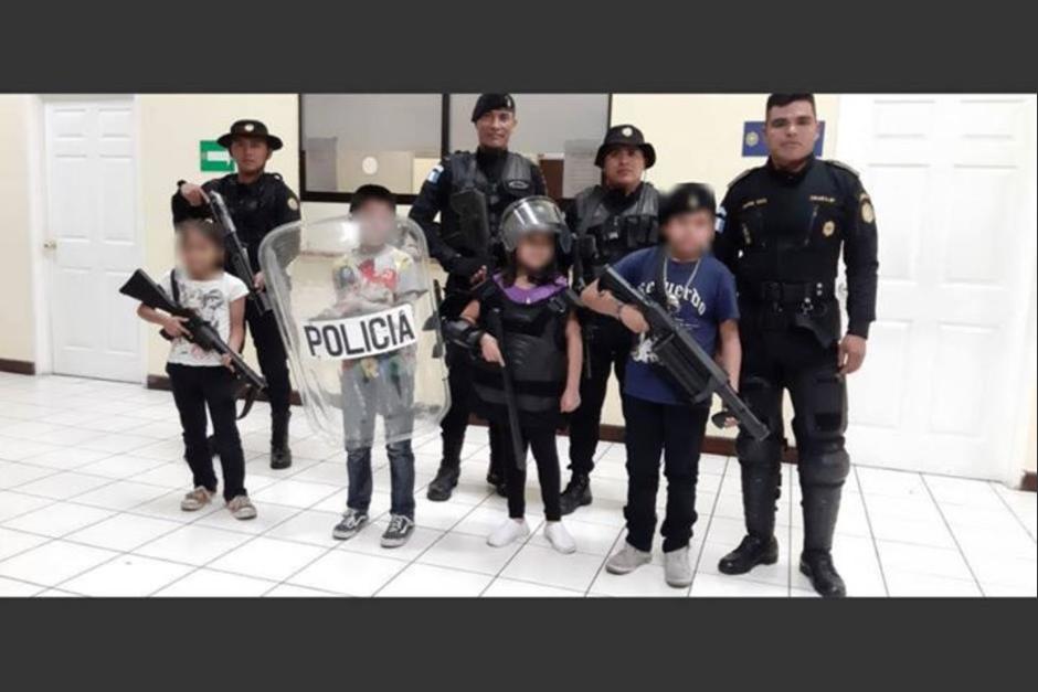 La fotograf&iacute;a ha causado cr&iacute;ticas en las redes sociales a las autoridades de la Polic&iacute;a Nacional Civil. (Foto: PNC Guatemala)