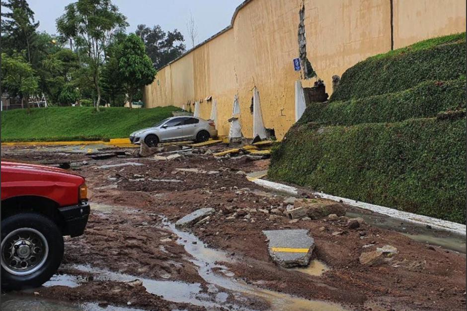 Un condominio en Mixco sufrió severos daños. (Foto: Neto Bran/Facebook)&nbsp;