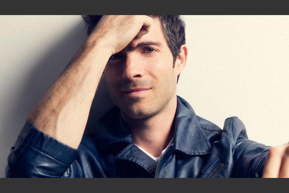 El actor Osvaldo Benavides luce m&aacute;s sensual que nunca. (Foto: Veintitantos)&nbsp;