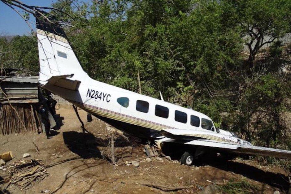 Cuando la avioneta se estrell&oacute;, se comparti&oacute; un video en redes sociales que mostraba a dos hombres huyendo de la aeronave (Foto: MP)