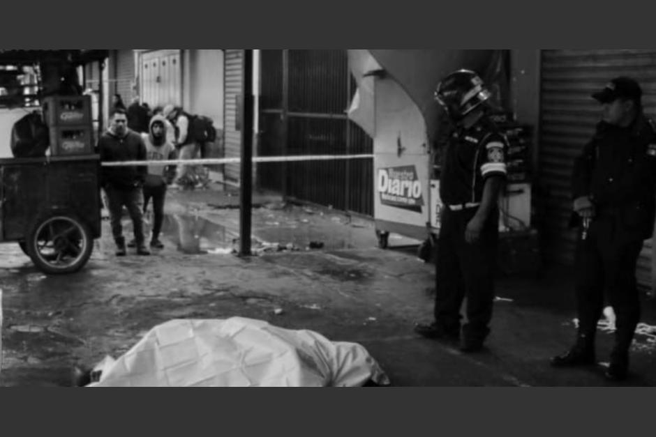 El hombre aparentemente iniciaba con la venta. (Foto: Bomberos Municipales)