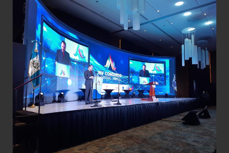 El presidente del Congreso, &Aacute;lvaro Arz&uacute;, participa en el 60 aniversario de la C&aacute;mara de la Industria de Guatemala. (Foto: CIG)