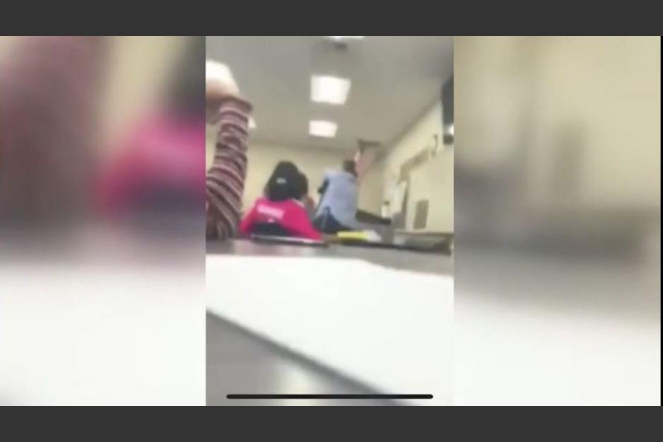 El incidente se ha compartido en las redes sociales y ha desatado una polémica en contra del maestro. (Foto: Captura de pantalla)