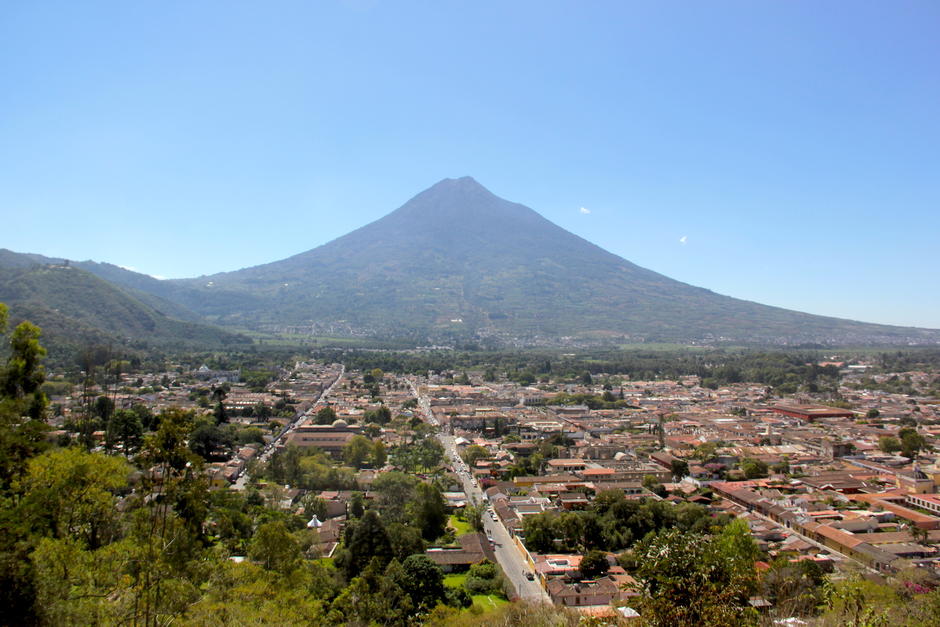 La Antigua Guatemala es uno de los sitios que mayor cantidad de turistas atrae en el pa&iacute;s. (Foto: Fredy Hern&aacute;ndez/Soy502)