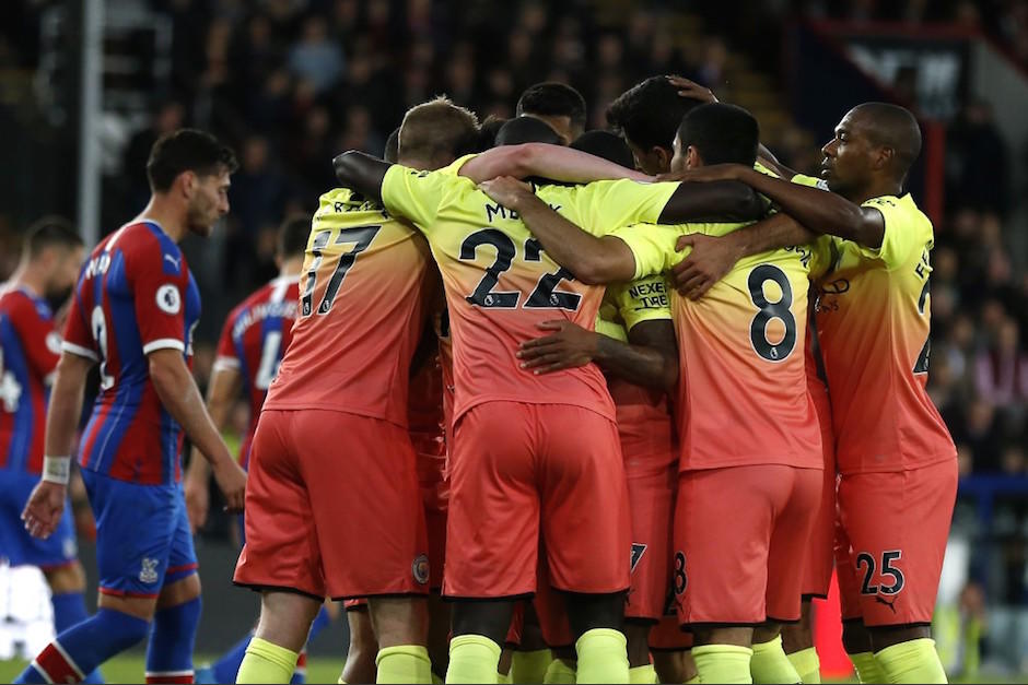 Más unidos que nunca; así fue el festejo del Manchester City. (Foto: AFP)