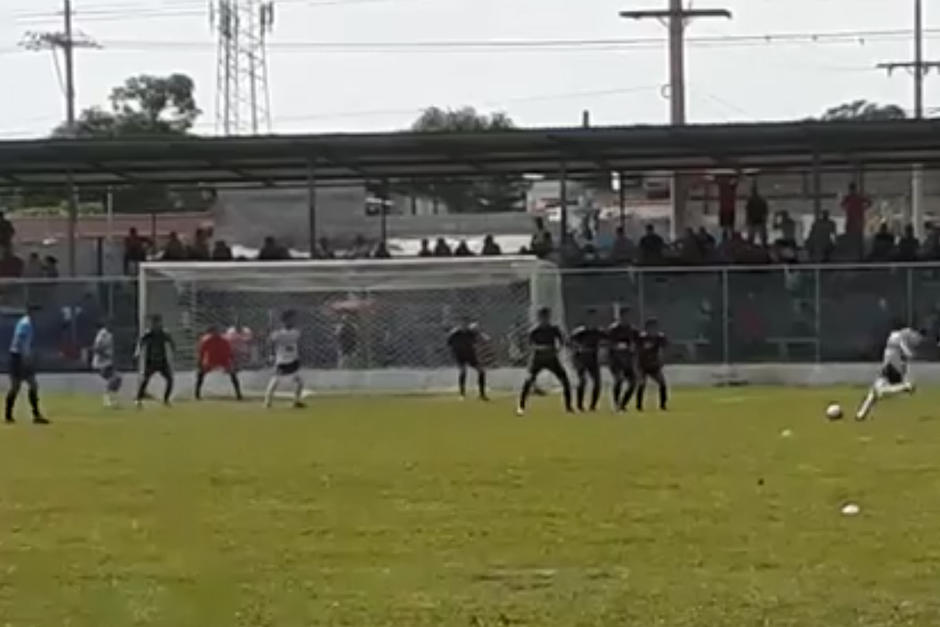 Fredy García sigue haciendo golazos en la Segunda División con el Puerto San José. (Foto: CSD Puerto San José)&nbsp;