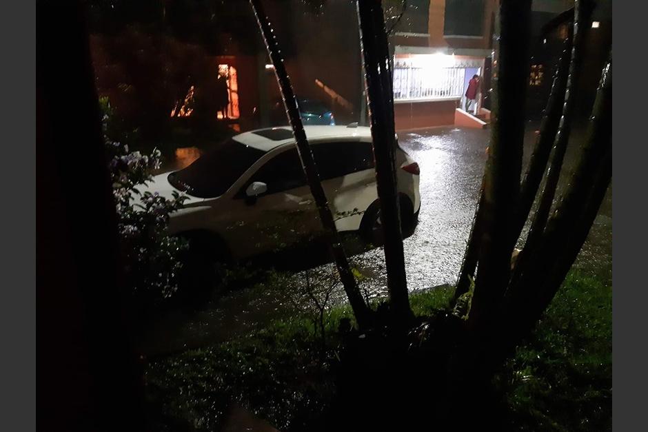 Lluvias causan inundaciones en residenciales de VIlla Nueva