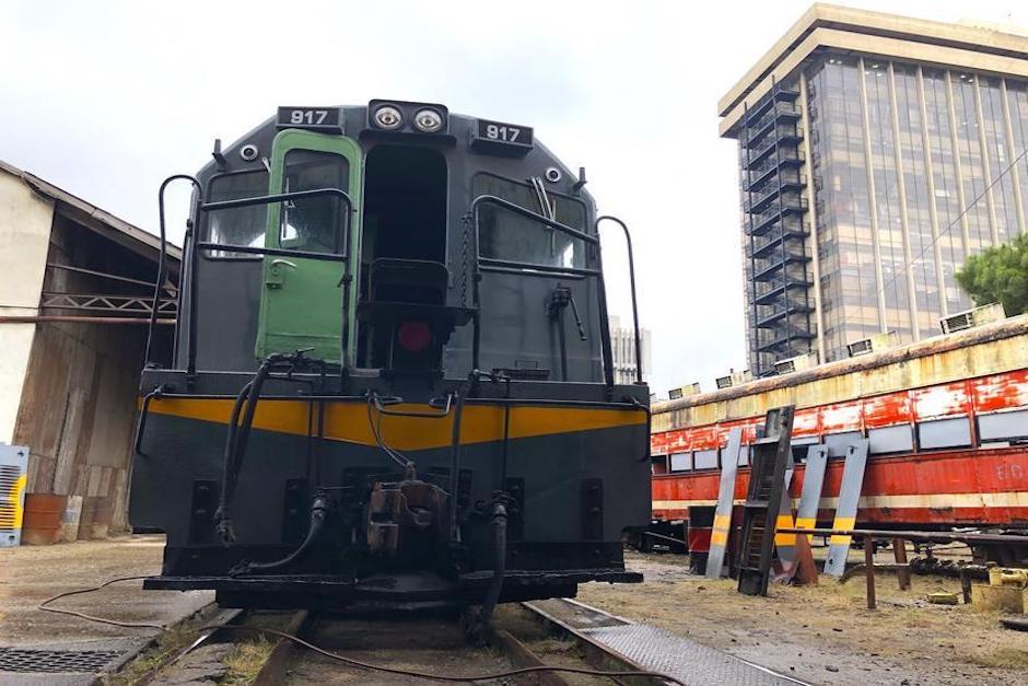 Fegua hizo un recorrido en una locomotora para supervisar el tramo de la vía férrea que recorrerá el tren (Foto: Archivo/Soy502)
