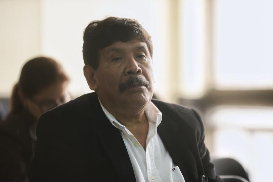 Adolfo Vivar, exalcalde de Antigua Guatemala, escucha la resoluci&oacute;n del Tribunal de Mayor Riesgo B. (Foto: Wilder L&oacute;pez/Soy502)&nbsp;