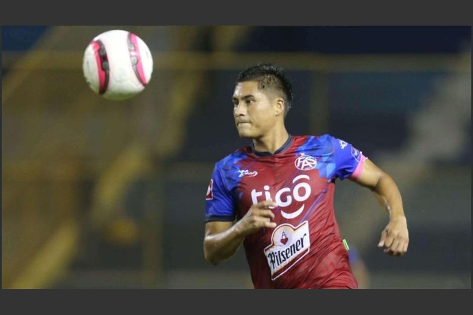 El salvadore&ntilde;o Dustin Coreas es el nuevo refuerzo de Mixco. (Foto: El Gr&aacute;fico)