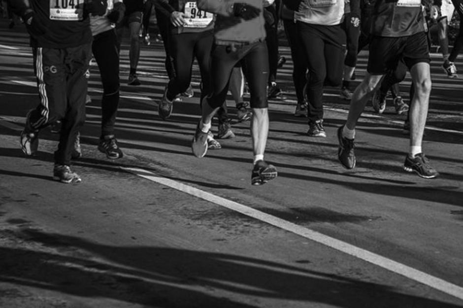 Cientos de personas participaron en el Medio Marat&oacute;n Atanasio Tzul. (Foto: Captura de video)