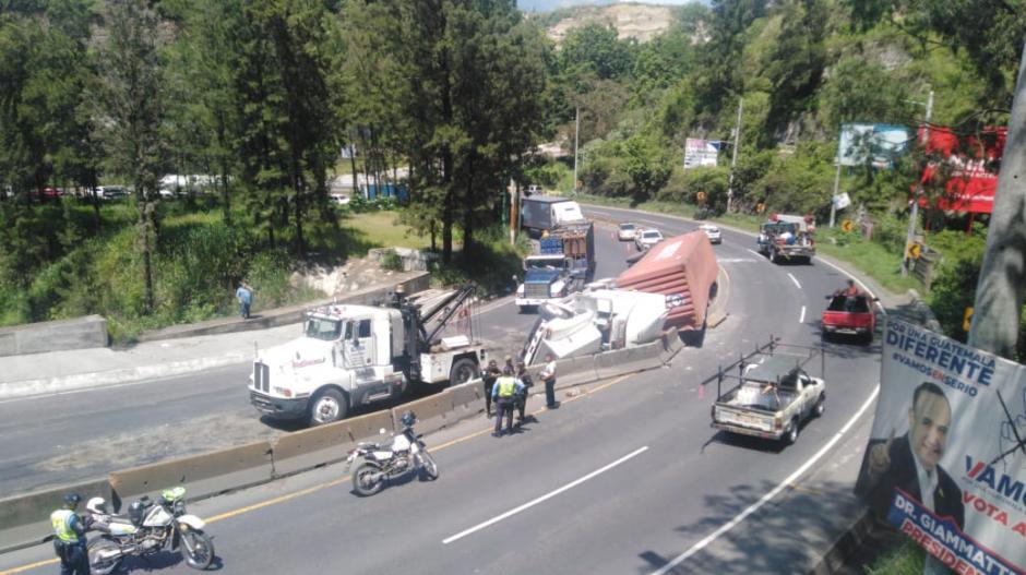 Ninguna persona resultó herida en el percance. (Foto: PMT Villa Nueva)