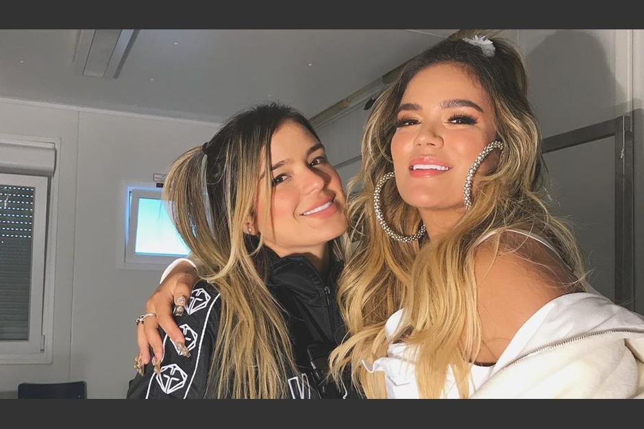 La hermana de Karol G sorprendió a todos y posó sin la parte de arriba de su traje de baño. (Foto: Instagram)&nbsp;