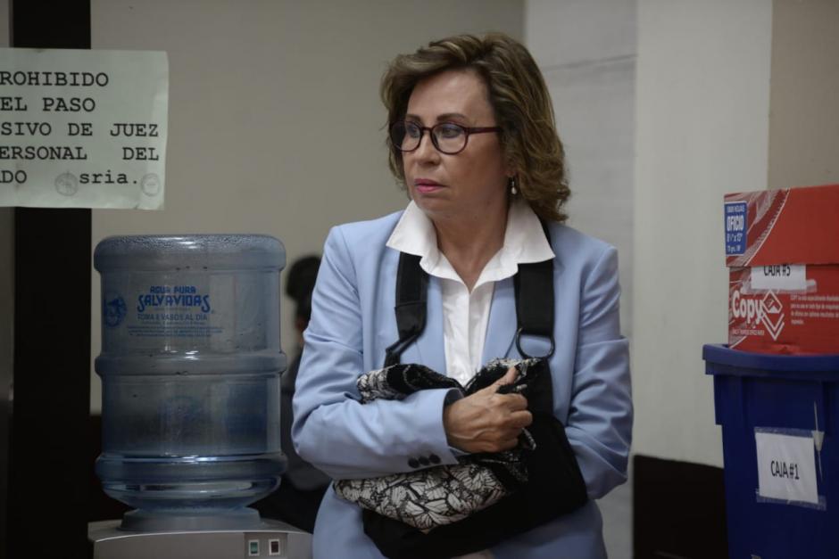 Sandra Torres utilizó en el primer día de la audiencia de primera declaración un cabestrillo por un dolor en la muñeca izquierda. (Foto: Wilder López/Soy502)