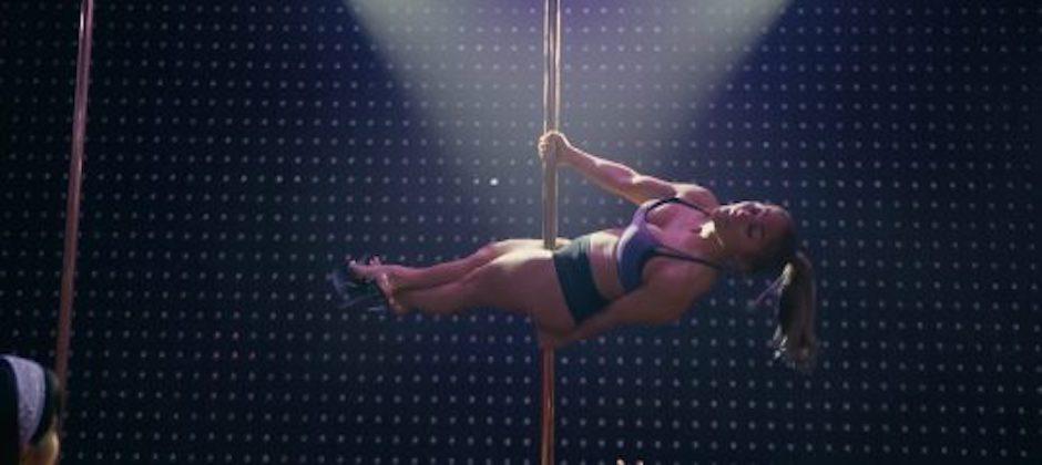 Jennifer L&oacute;pez public&oacute; un video de como aprendi&oacute; "pole dance" para su pel&iacute;cula Hustlers. (Foto: Captura de video)