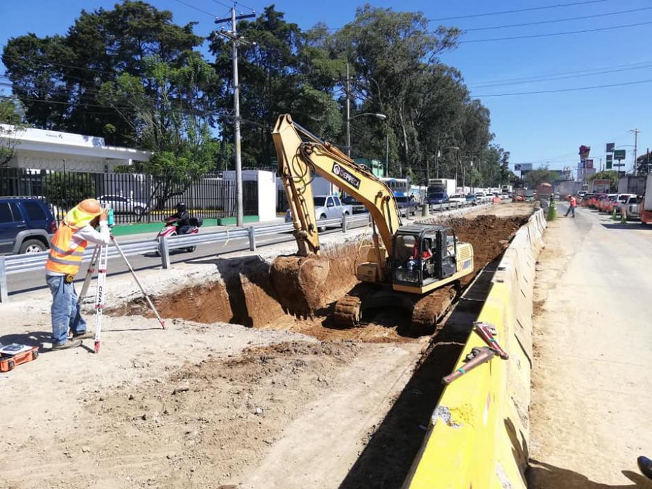 La construcci&oacute;n del paso a desnivel en la avenida Petapa complicar&aacute; el servicio de agua potable. (Foto: Muniguate)&nbsp;