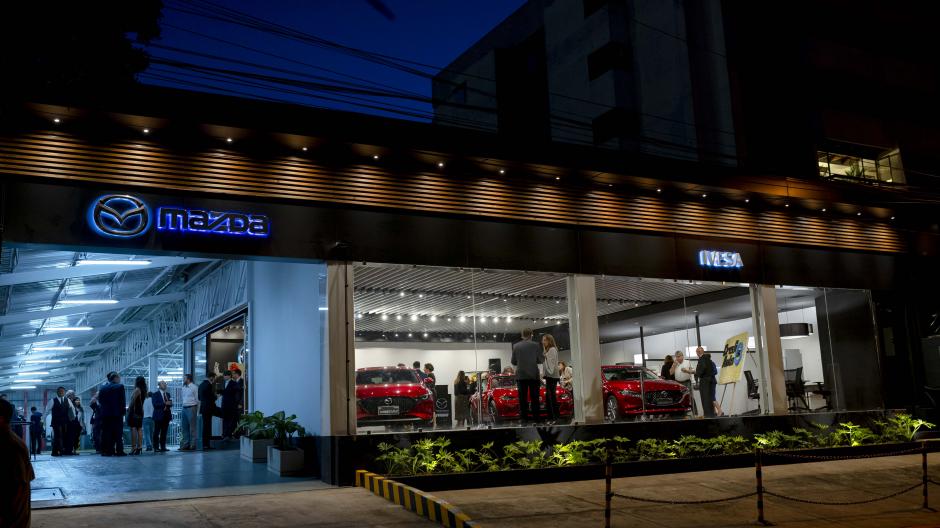 Ivesa Mazda se ubica sobre el Boulevard Vista Hermosa II, próximo al trébol de Vista Hermosa. (Foto: George Rojas/Soy502)