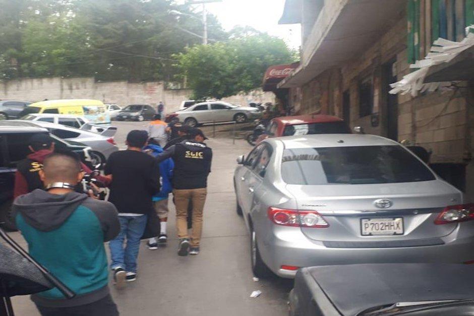 Seg&uacute;n la investigaci&oacute;n de PNC, los menores pertenecen a una clica del Barrio 18 (Foto: PNC)