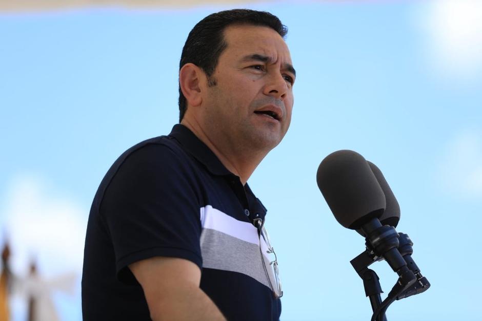 El mandatario rest&oacute; importancia a los derrumbes en el libramiento de Chimaltenango. (Foto: Facebook/Jimmy Morales)&nbsp;