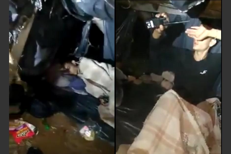 El vigilante estaba dormido con el radio en la mano, pero eso disgustó a sus jefes. (Captura video)