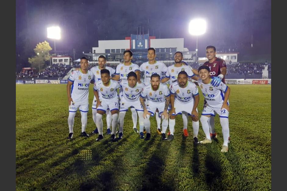 Mixco obtuvo el empate justo al final del encuentro, en el estadio Verapaz. (Foto: Cortes&iacute;a)