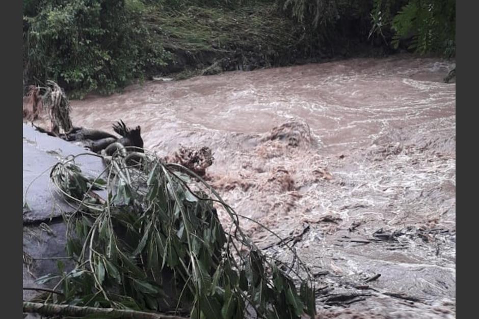 Lluvias provocan desborde de r&iacute;os y da&ntilde;os en infraestructuras. (Foto: Conred)