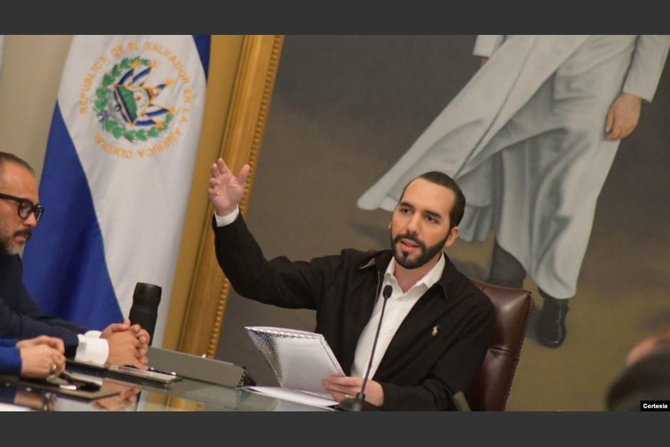 El presidente de El Salvador Nayib Bukele confirmó en su cuenta de Twitter que su país está en fase de pasar de contagios importados a comunitarios. (Foto: Voa noticias)
