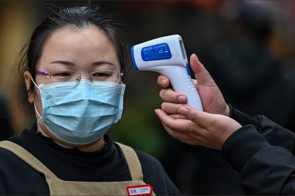 Las autoridades sanitarias están en alerta ante una posible segunda oleada de nuevos casos de la enfermedad. (Foto: AFP)