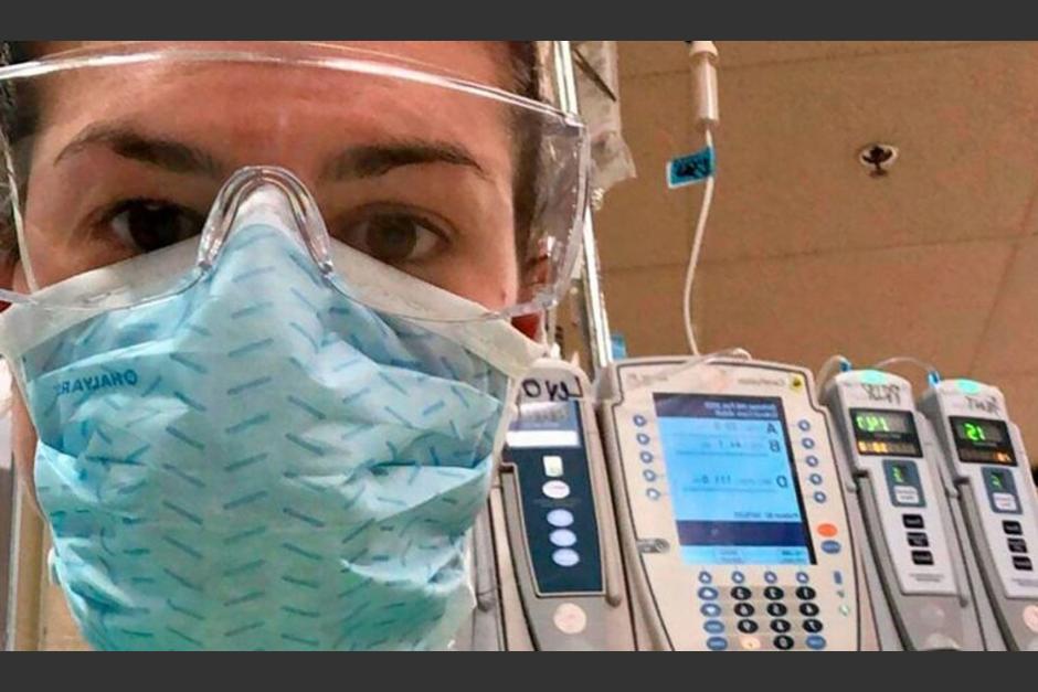 La esposa del paciente generó mucha compasión entre el personal sanitario del hospital donde falleció el anciano. (Foto: People)